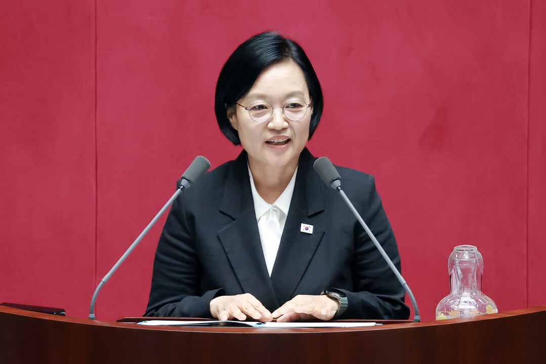 본회의에서 취임 인사하는 한성숙 국무...